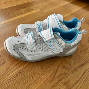 Women’s spin shoes